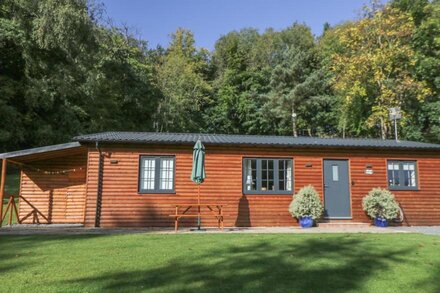 RYEDALE COUNTRY LODGES - HAZEL LODGE, pet friendly in Kirkbymoorside