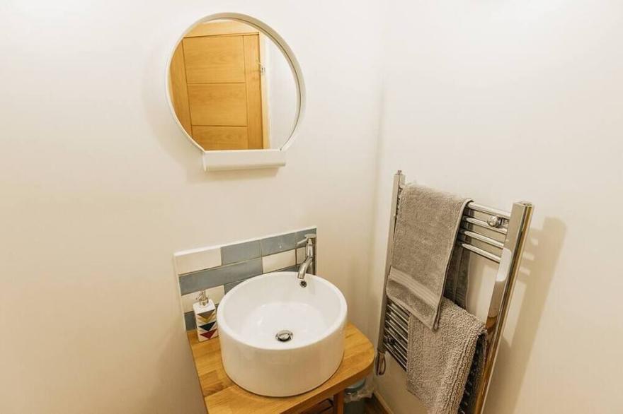 OLD BUTCHERS SHOP // 2 Bed Unique Retreat for Two Located in Holmfirth, West Yor