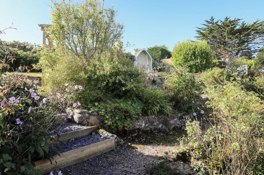 CASITA, pet friendly, with open fire in Benllech
