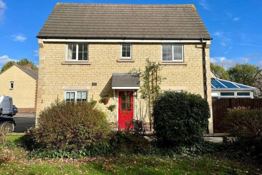 Comfortable 3 Bedroomed House In Bicester