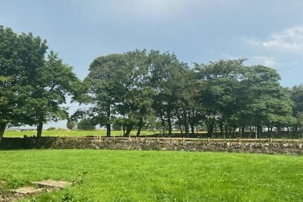 Swimming Pool & Hay Loft in Stunning Peak District National Park