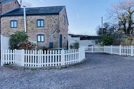 Stylish & Rural Country Cottage