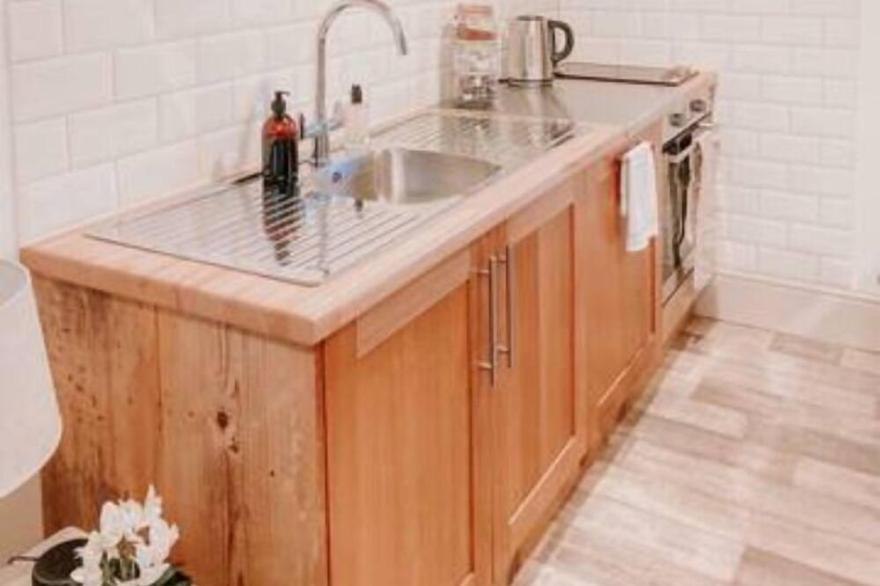 Stylish apartment: sleeps 4-6 people, town centre
