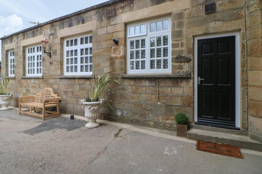 SOFTLEY VIEW, pet friendly, luxury holiday cottage in Stanhope