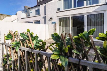 5 BEACH SIDE APARTMENTS, family friendly in Holywell Bay