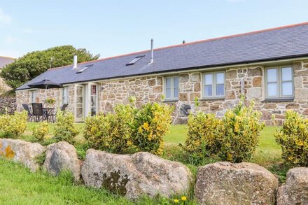 PEN TEWAN, family friendly, character holiday cottage in Sennen