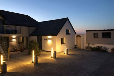 Converted Barn with Superb Sea and Countryside Views