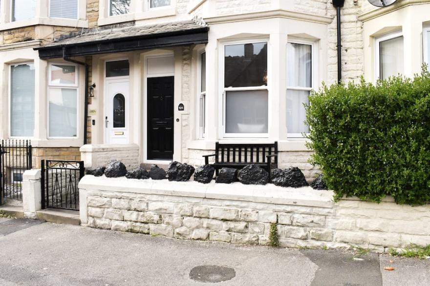 6 Bedroom Accommodation In Morecambe