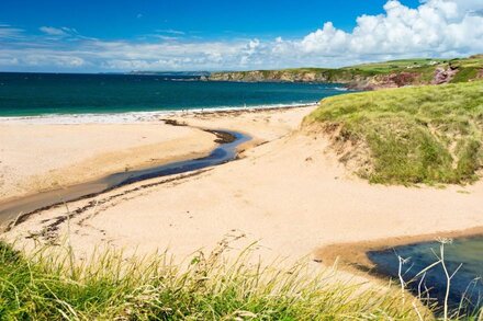 Large traditional Cottage in the heart of Thurlestone