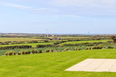 AN GARTH, family friendly, character holiday cottage in Sennen