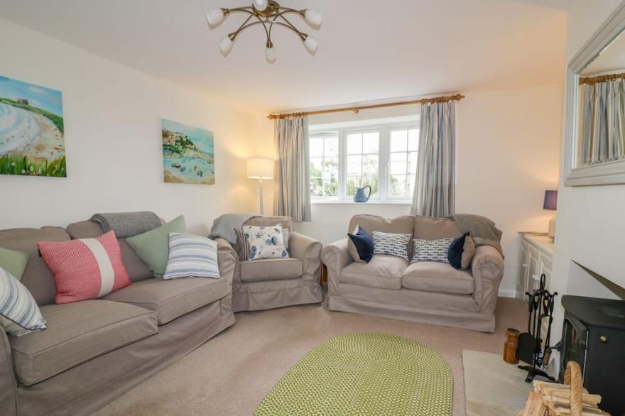 HOMELEA, pet friendly, character holiday cottage in Cubert