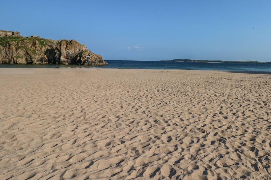 SEA DRIFT, Family Friendly, Country Holiday Cottage In Tenby