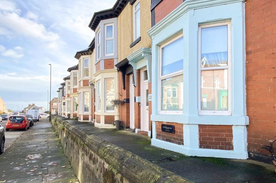 2 Bedroom Accommodation In Cullercoats, Near Newcastle Upon Tyne