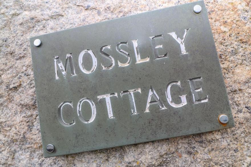 MOSSLEY COTTAGE, pet friendly, character holiday cottage in St Buryan