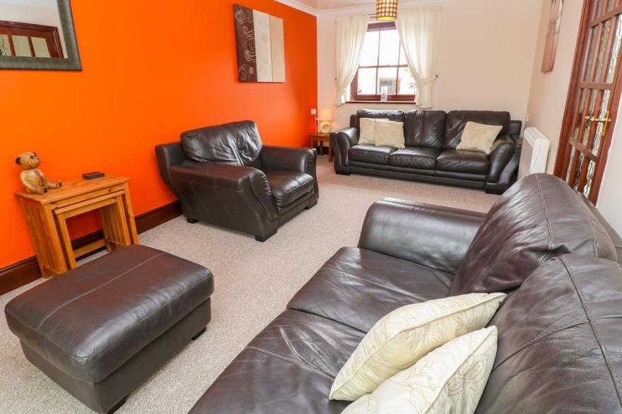 MOSSLEY COTTAGE, pet friendly, character holiday cottage in St Buryan
