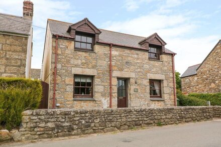 MOSSLEY COTTAGE, pet friendly, character holiday cottage in St Buryan