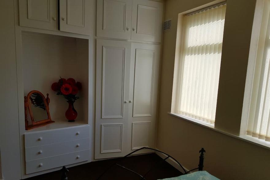 Vicarage Lane 2 Bed Apartment