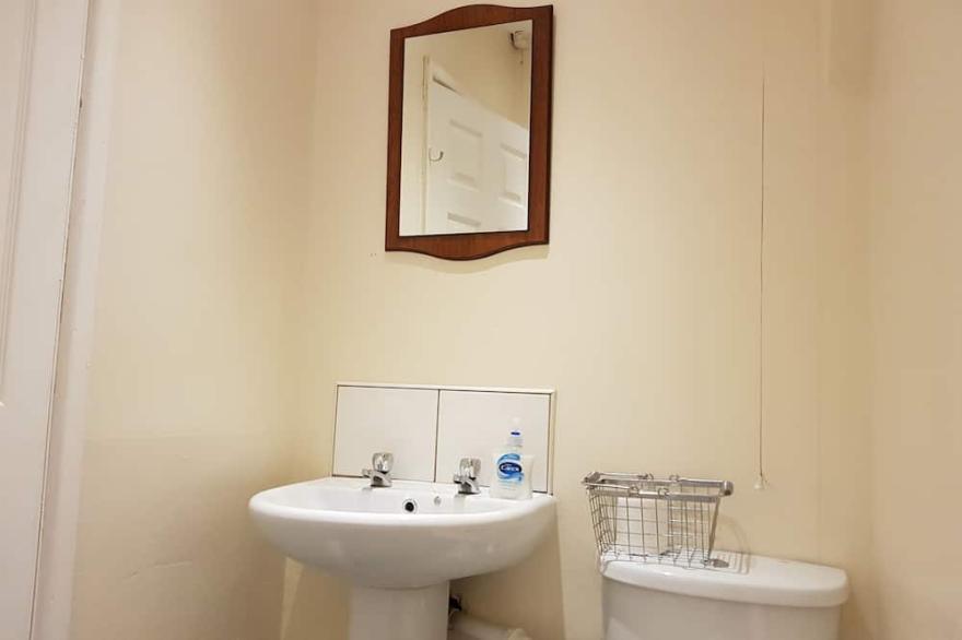 Vicarage Lane 2 Bed Apartment