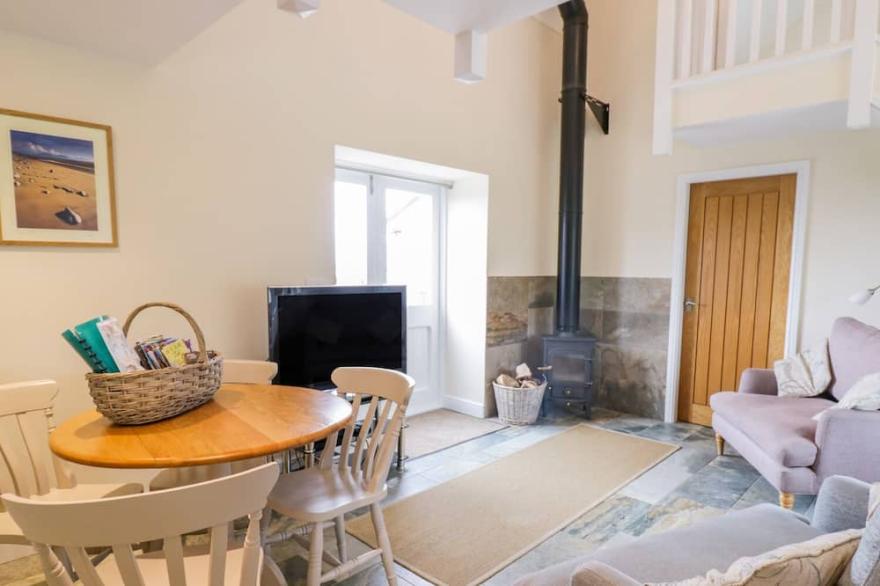 PLAS TIRION COTTAGE, Family Friendly, With Open Fire In Mostyn
