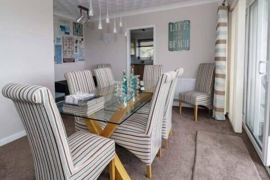 TRITONS REACH, Family Friendly, With A Garden In Trearddur Bay