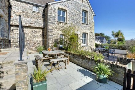 Primrose House - Four Bedroom House, Sleeps 8