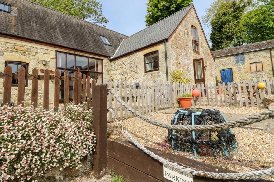 BEACHCOMBERS, Family Friendly, Character Holiday Cottage In Ventnor