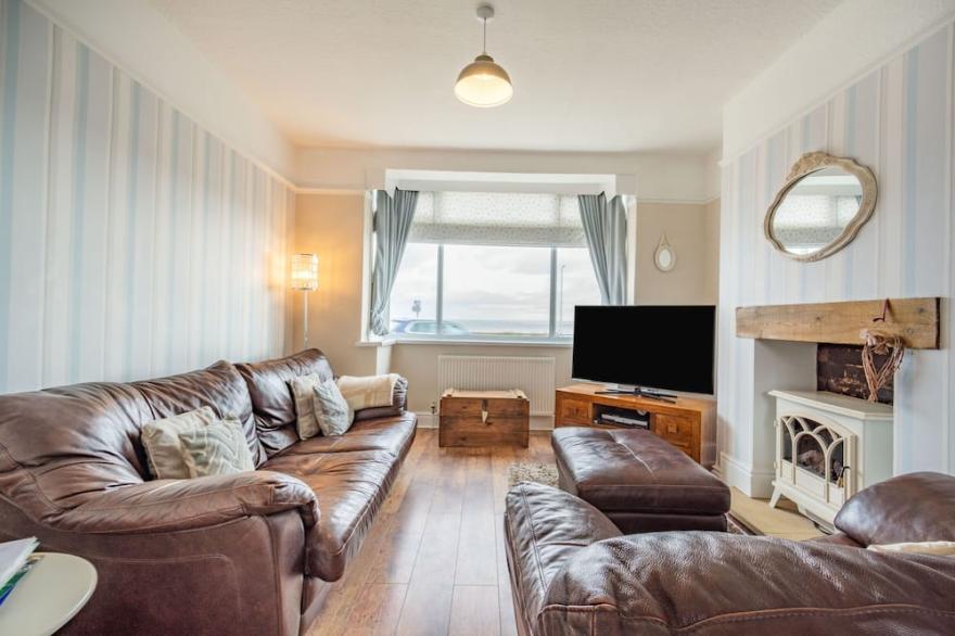 SEA VIEW HOUSE, family friendly, country holiday cottage in Hornsea
