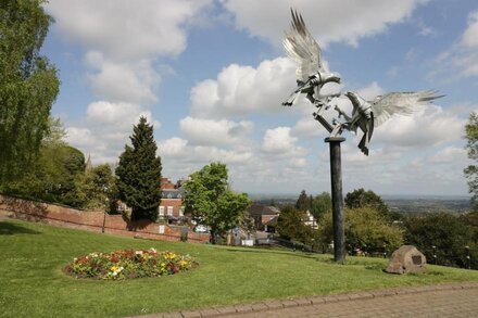 THE STABLES, pet friendly, with a garden in Little Cowarne