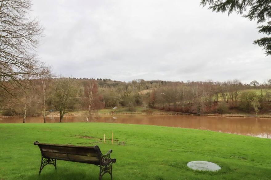 THE OLD STABLES, Pet Friendly, With A Garden In Upton Bishop