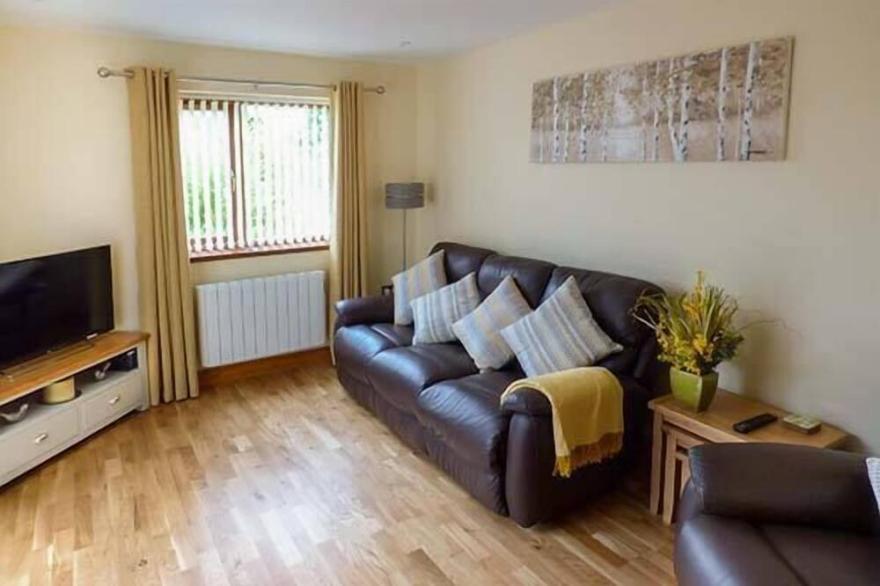 1 THE POTTERIES, Pet Friendly, With A Garden In Darlington