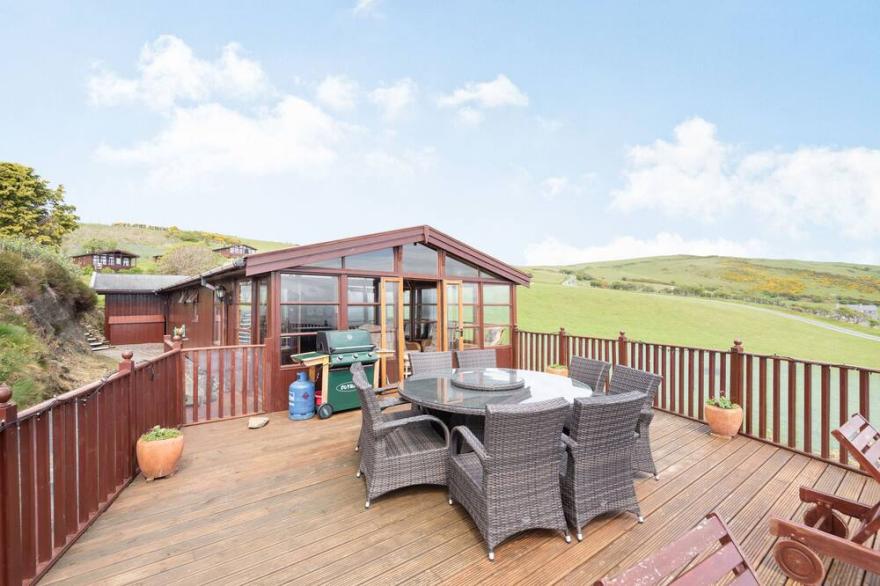 PENTREF, Pet Friendly, With A Garden In Aberdovey