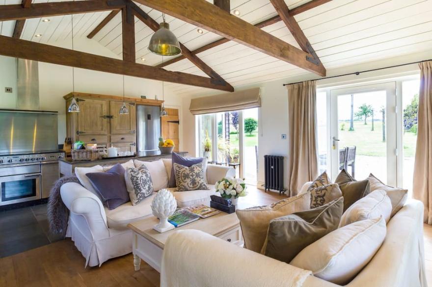 NEWTON RETREAT, family friendly, luxury holiday cottage in Embleton