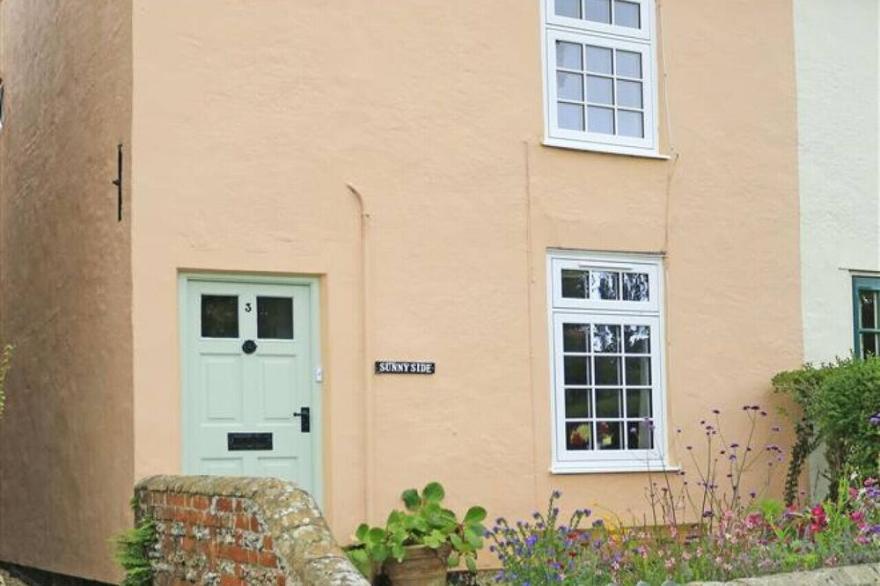 Sunnyside Cottage - Three Bedroom House, Sleeps 5