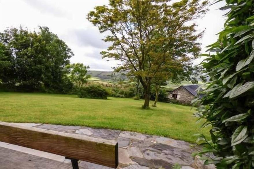 PENUWCH FACH, Pet Friendly, Character Holiday Cottage In Aberystwyth