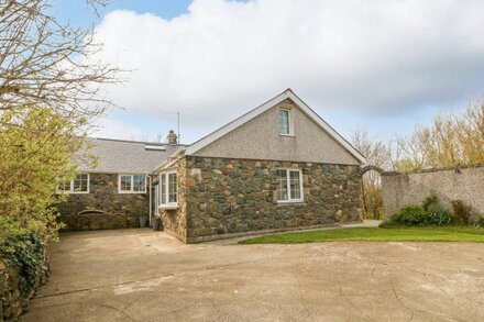 GLAN FELIN, pet friendly, with open fire in Aberdaron