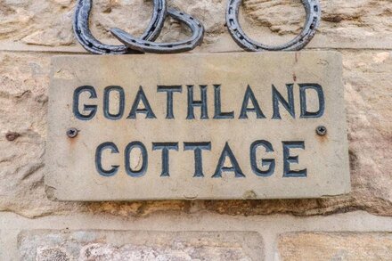 GOATHLAND COTTAGE, family friendly, with a garden in Ruswarp