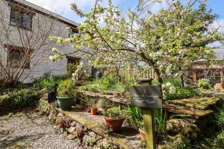 THE ARK COTTAGE, pet friendly, character holiday cottage in St Blazey