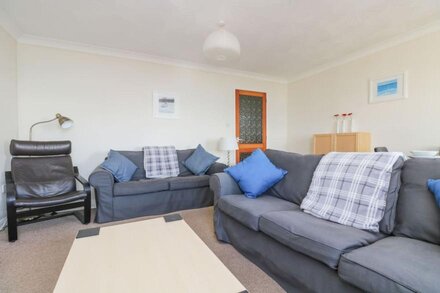 PENDREA, family friendly, country holiday cottage in Porthleven