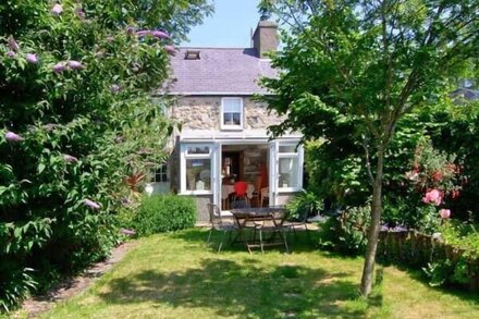 DOLFOR, family friendly, country holiday cottage in Nefyn