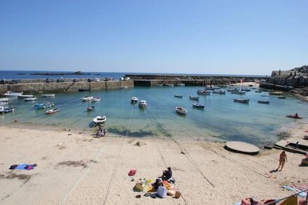 THE NET LOFT, family friendly, country holiday cottage in Mousehole