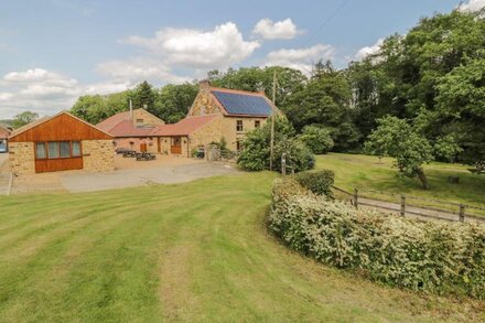 CALF HOUSE, family friendly, with a garden in Thirsk