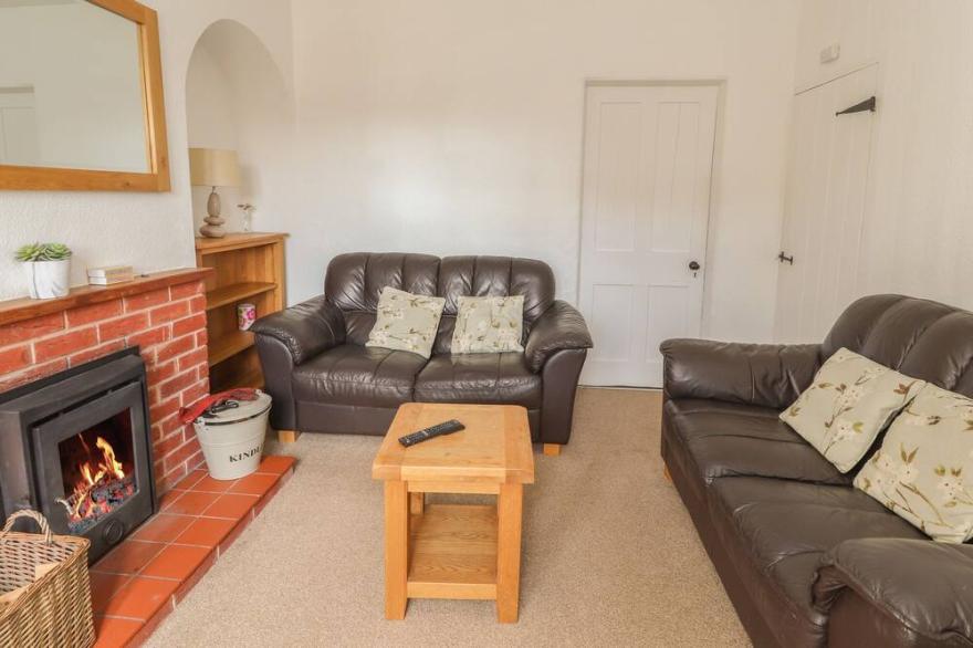 1 ORGANSDALE COTTAGES, Family Friendly, With Open Fire In Kelsall