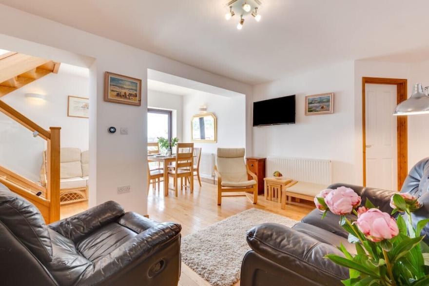 The Anchorage - Three Bedroom House, Sleeps 6