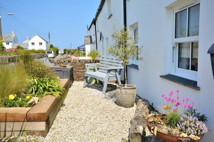 Willow Cottage - Two Bedroom House, Sleeps 4