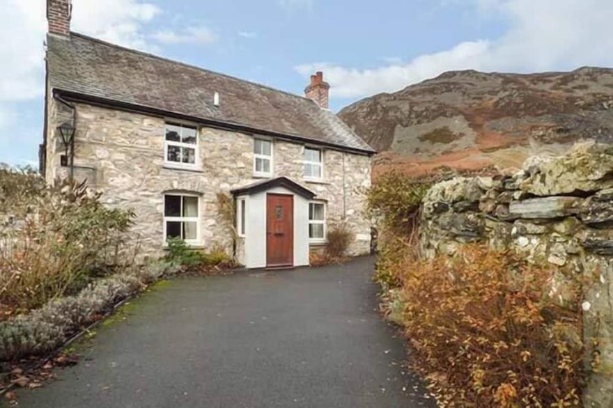 BODYWEN, Pet Friendly, Character Holiday Cottage In Llangynog
