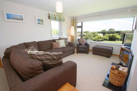 LANESEND, family friendly, with open fire in St Agnes