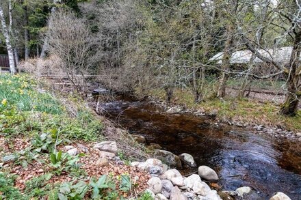 ROTTAL BOTHY, pet friendly, character holiday cottage in Kirriemuir