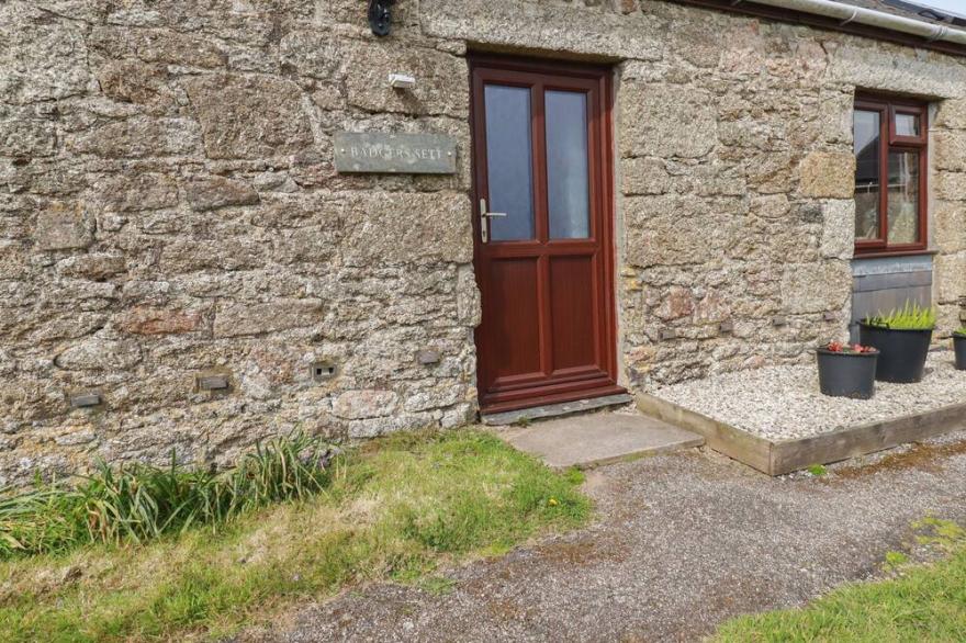 BADGERS SETT, Family Friendly, Country Holiday Cottage In Lanivet