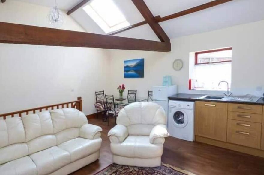 SURPRISE VIEW, pet friendly, character holiday cottage in Ravenglass