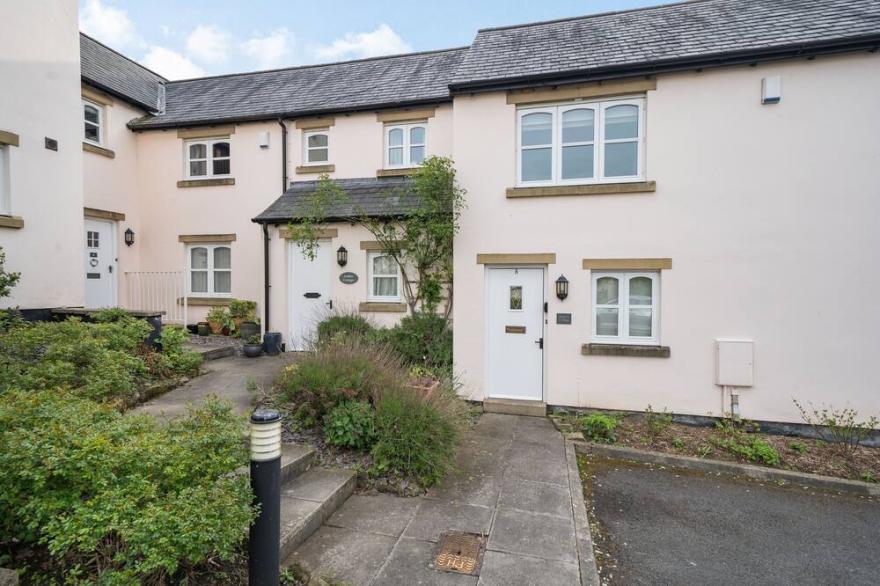 AMBER COTTAGE, pet friendly, with a garden in Cark In Cartmel